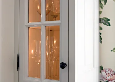 Platsbyggd inredning – garderob detalj